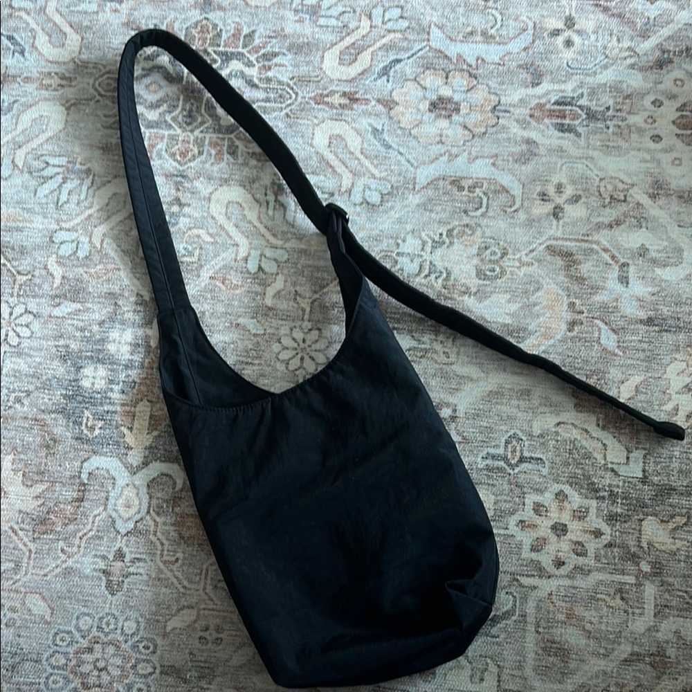 BAGGU Black Minimalist Shoulder Bag